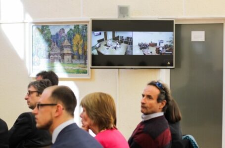 Šveicarai Panevėžio miesto apylinkės teisme apžiūrėjo vaizdo konferencijų įrangą