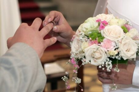 Keičiasi susituokusių bažnyčioje 1992 – 2001 m. santuokos pripažinimo tvarka