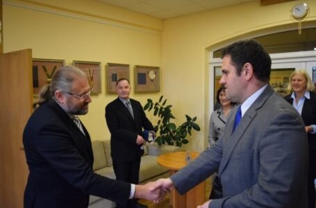 Meras su Rumunijos ambasadoriumi aptarė būsimą vizitą