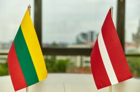 Latvijos pareigūnai griežčiau kontroliuos, ar atvykstantieji į šalį užpildė anketas