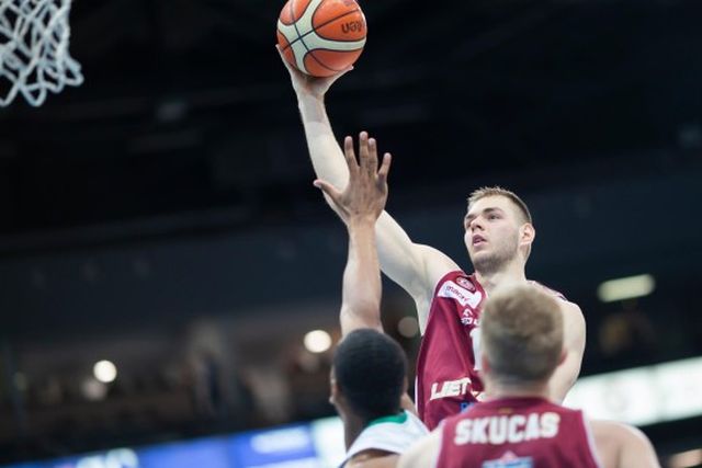 „Lietkabelis” paskutinę sekundę nusileido „Neptūnui“