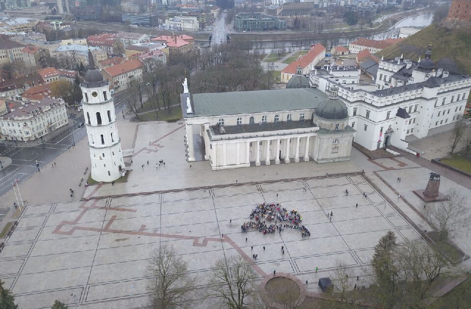 Unikali dovana Lietuvai – rekordu tapti pretenduojantis iš žmonių sudarytas Vytis