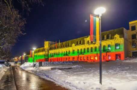 Šiemet Kovo 11-ąją  Savivaldybės pastatas vėl bus apšviestas Lietuvos vėliavos spalvomis