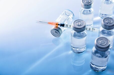 Per 9 vakcinacijos mėnesius – 5 505 pranešimai apie įtariamas nepageidaujamas reakcijas į vakcinas nuo COVID-19 ligos