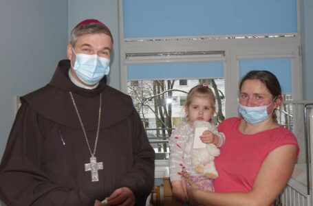 Panevėžio vyskupas lankė Panevėžio ligoninėje besigydančius pacientus