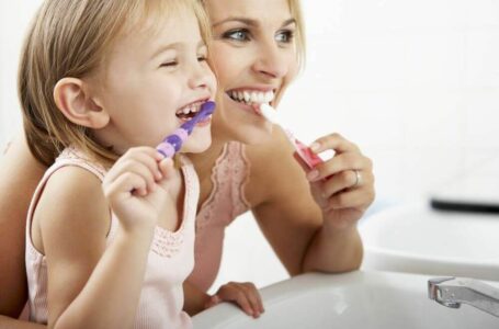 Daugumos vaikų dantų būklė nekokia: vaikų odontologijos Lietuvoje pradininkė įvardijo priežastį, kuri metai iš metų nesikeičia