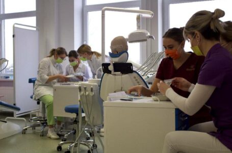 Panevėžio kolegijoje paminėta Tarptautinė odontologų diena