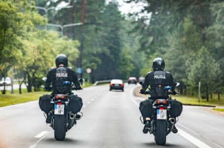 Ilgąjį savaitgalį stiprinamas patruliavimas šalies keliuose