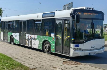 Panevėžio mieste kursuoja maršrutinis autobusas su policijos atributika (video)