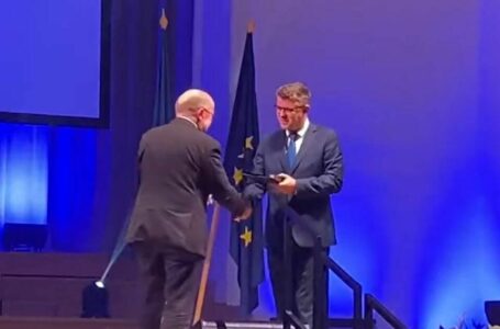 A. Kubiliui Estijoje įteiktas apdovanojimas už tarptautines iniciatyvas, skirtas Ukrainos paramai