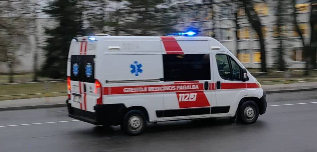 Panevėžyje greitosios medicinos pagalbos automobilyje sužalota į ligoninę vežta moteris